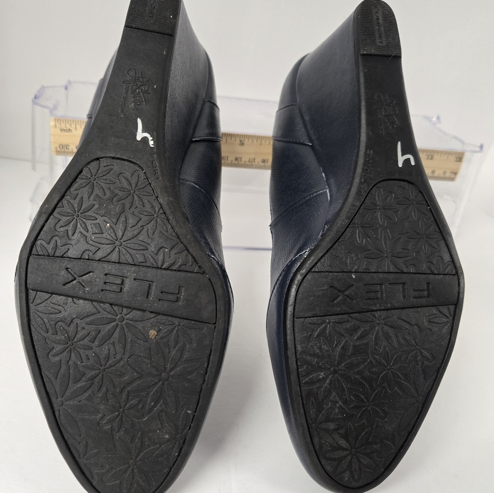 Life Stride Navy Blue Heels Sz  10 m - Picture 6 of 6